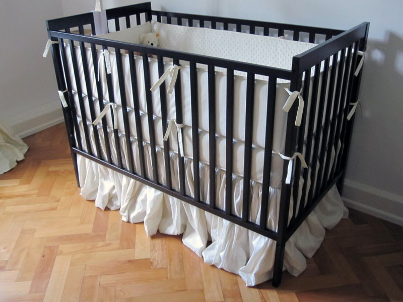 Kinderbett mit Sockelvolant vom N&auml;hservice Aurach in Sugenheim - www.naehservice-aurach.de