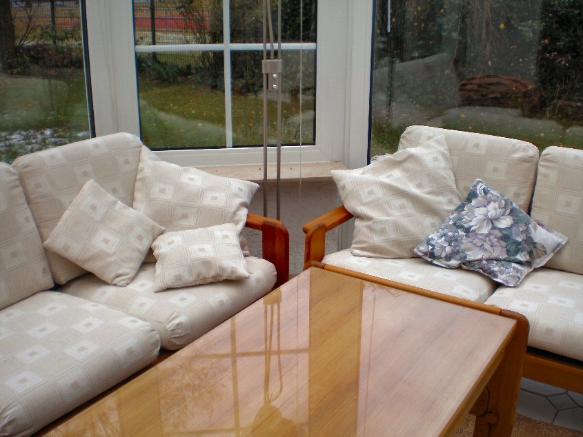 Polsterbez&uuml;gen mit passenden Kissen im Kundenauftrag, N&auml;hservice Aurach