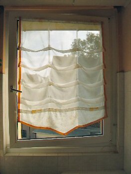 Scheibengardine in Rollo-Optik, N&auml;hservice Aurach