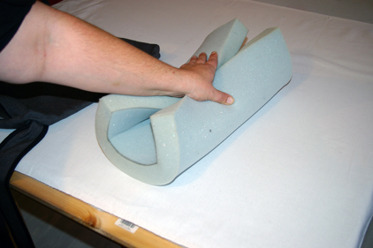 zusammengerollter Schaumkern f&uuml;r Stizauflage vom N&auml;hservice Aurach in Sugenheim - www.naehservice-aurach.de