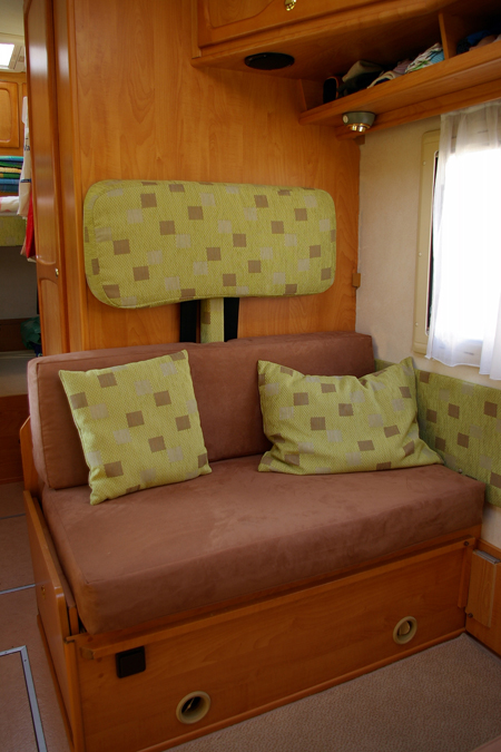 Wohnmobilpolster nach dem Neubezug durch den N&auml;hservice Aurach in Sugenheim - www.naehservice-aurach.de